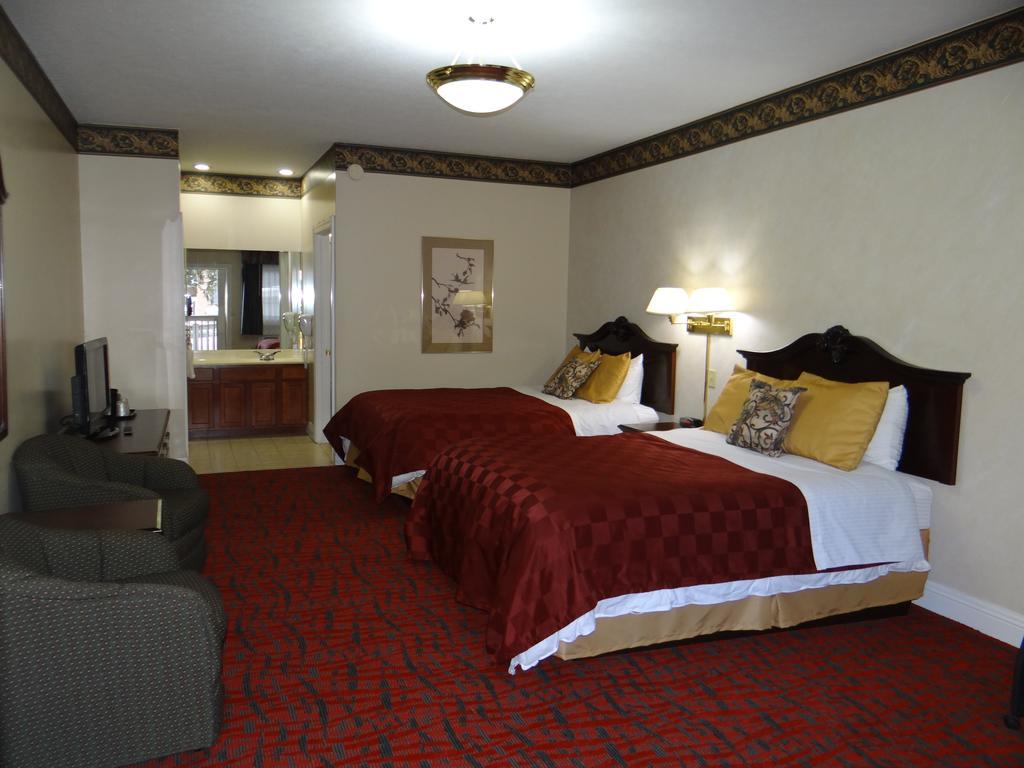 Edelweiss Ski Lodge Ellicottville Room photo