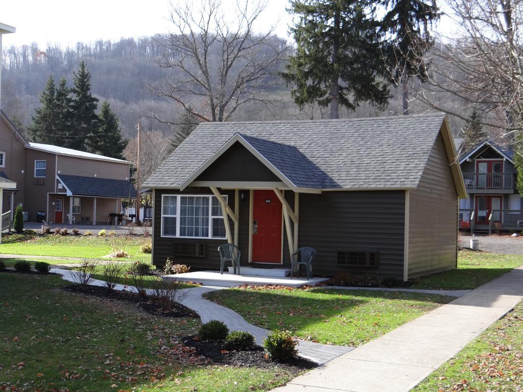 Edelweiss Ski Lodge Ellicottville Room photo